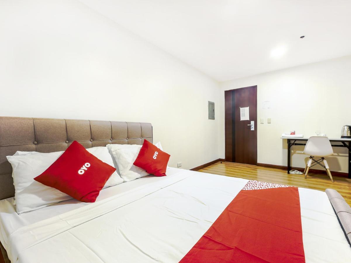 Vaccinated Staff - Oyo 837 Kysabel Hotel Paco Екстериор снимка