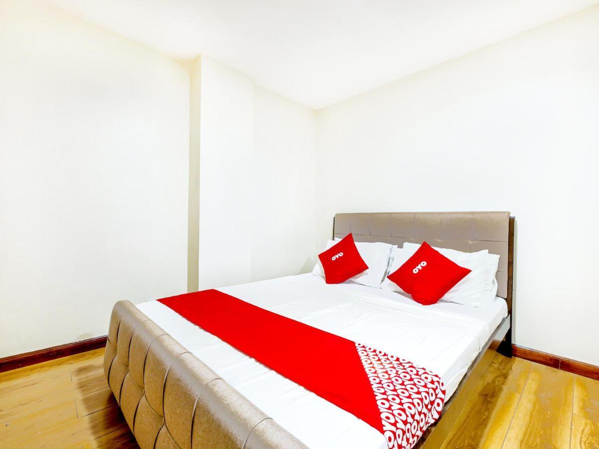 Vaccinated Staff - Oyo 837 Kysabel Hotel Paco Екстериор снимка